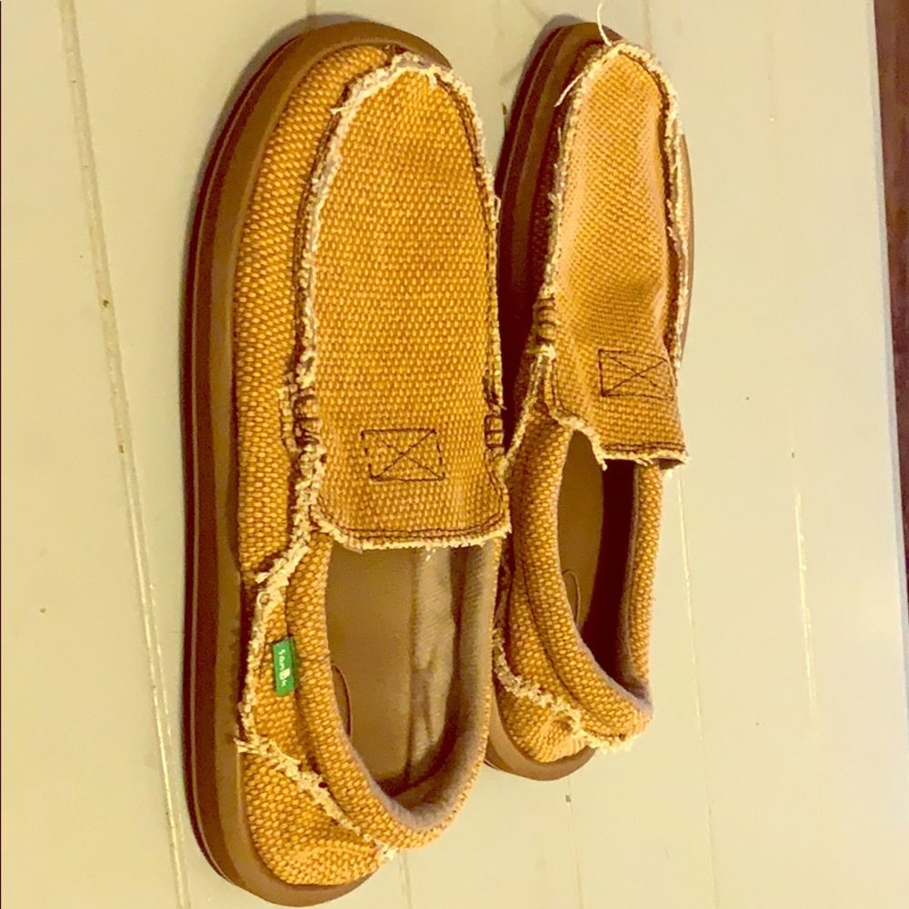 Sanuk Chiba Slip Ons Tan Size 9